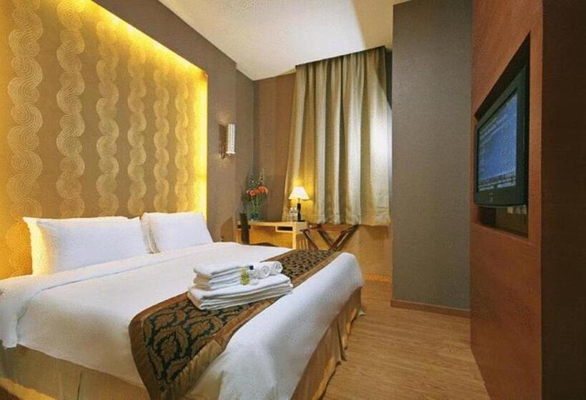 Quarto Superior, Courtyard Hotel @ 1borneo
