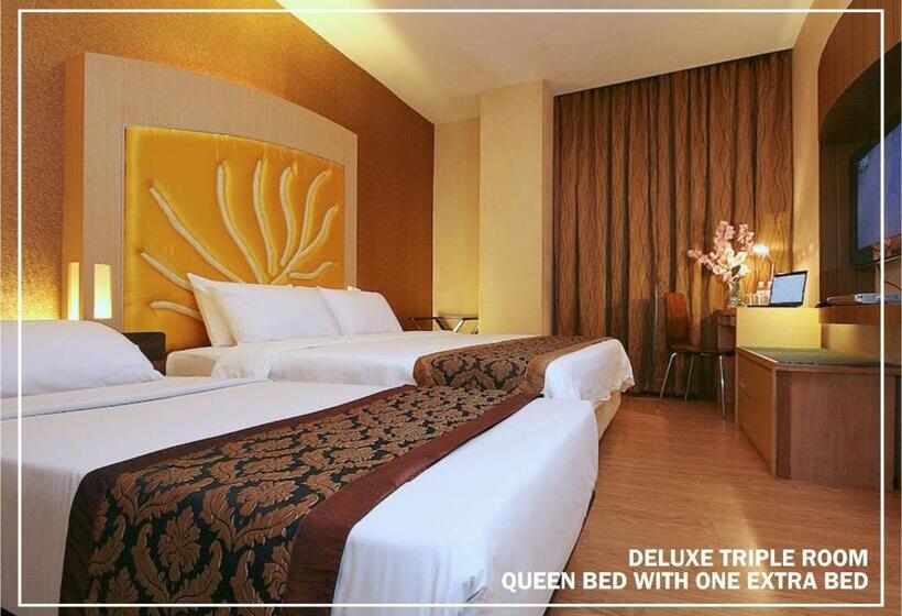 Quarto Triplo Estandar, Courtyard Hotel @ 1borneo