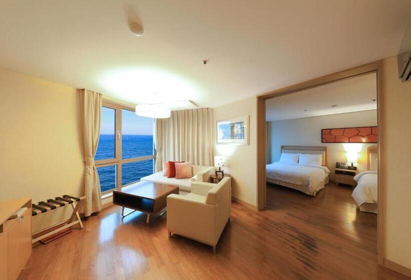 اتاق لوکس با چشم‌انداز دریا, Ocean Suites Jeju