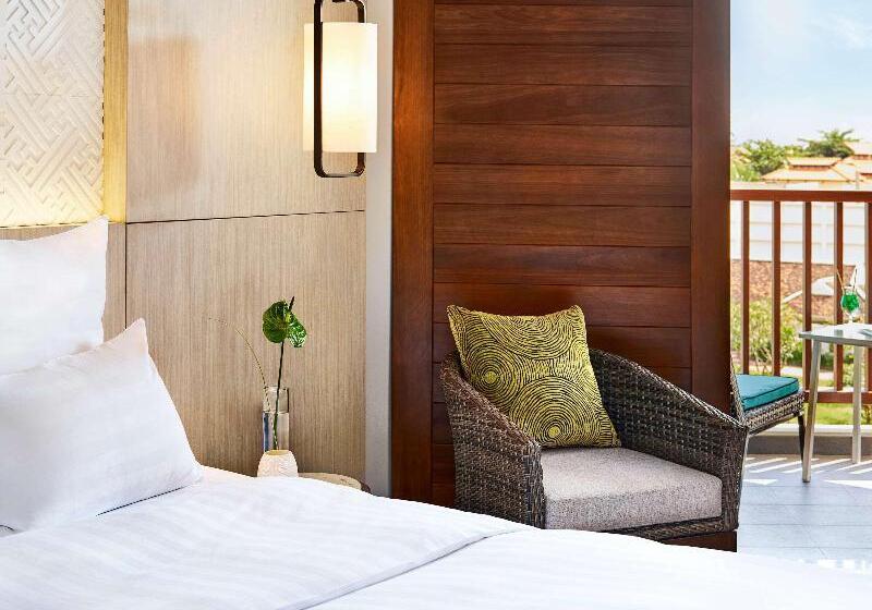 带观景的豪华间, Pullman Danang Beach Resort