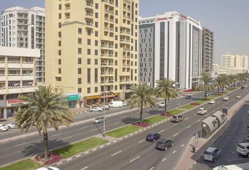 Номер Deluxe, Time Grand Plaza Hotel, Dubai Airport