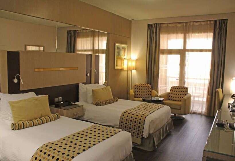Номер Deluxe, Time Grand Plaza Hotel, Dubai Airport
