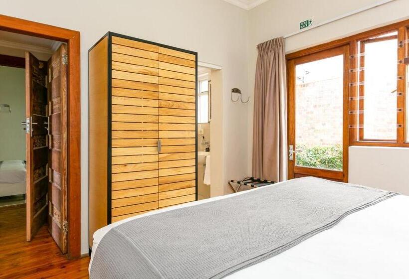 Апартаменты 3 Спальни, Camps Bay Village   Studios And Apartments