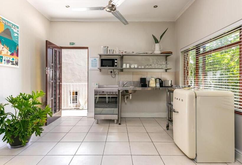 Студио Стандарт Вид на Сад, Camps Bay Village   Studios And Apartments