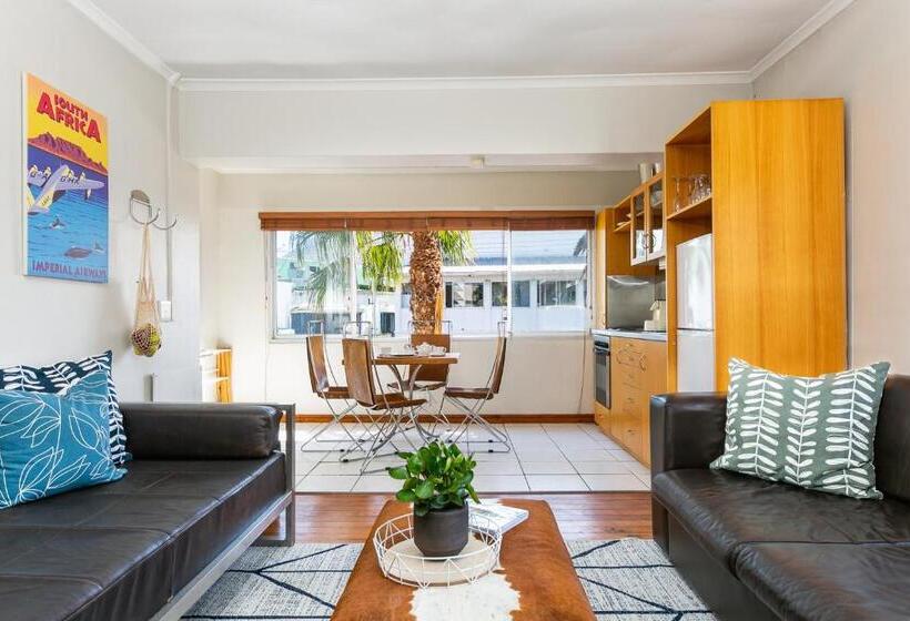 Студия Superior, Camps Bay Village   Studios And Apartments