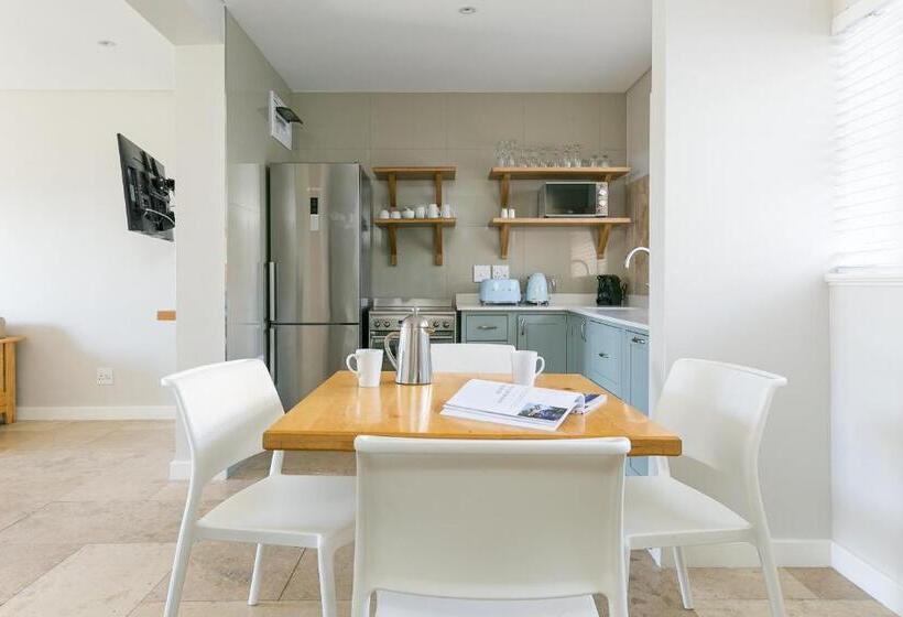 Апартаменты Deluxe 1 Спальня, Camps Bay Village   Studios And Apartments