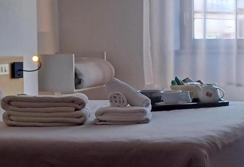 Номер Стандарт, B&b Cardedu