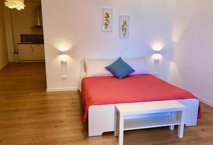 Standard Room King Size Bed, Mondello Beach   Rooms By The Sea