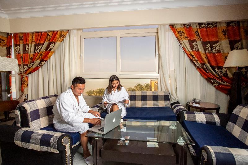 سوییت با چشم‌انداز دریا, Amc Royal Hotel & Spa