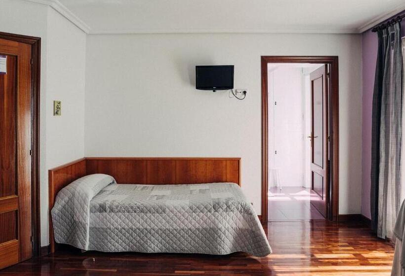 Quarto Triplo Estandar, Pensión Amaia H Vi 00348