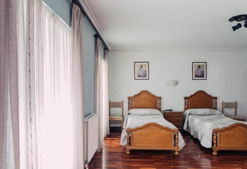 Quarto Triplo Estandar, Pensión Amaia H Vi 00348