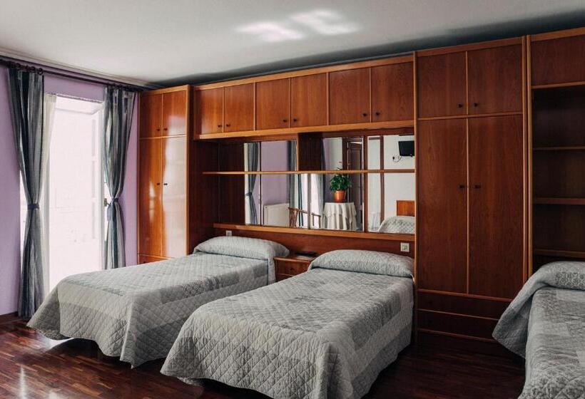 Quarto Quádruplo Estandar, Pensión Amaia H Vi 00348