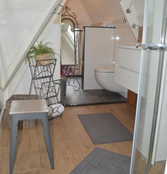 Quarto Triplo Estandar, Bed And Breakfast Raapop