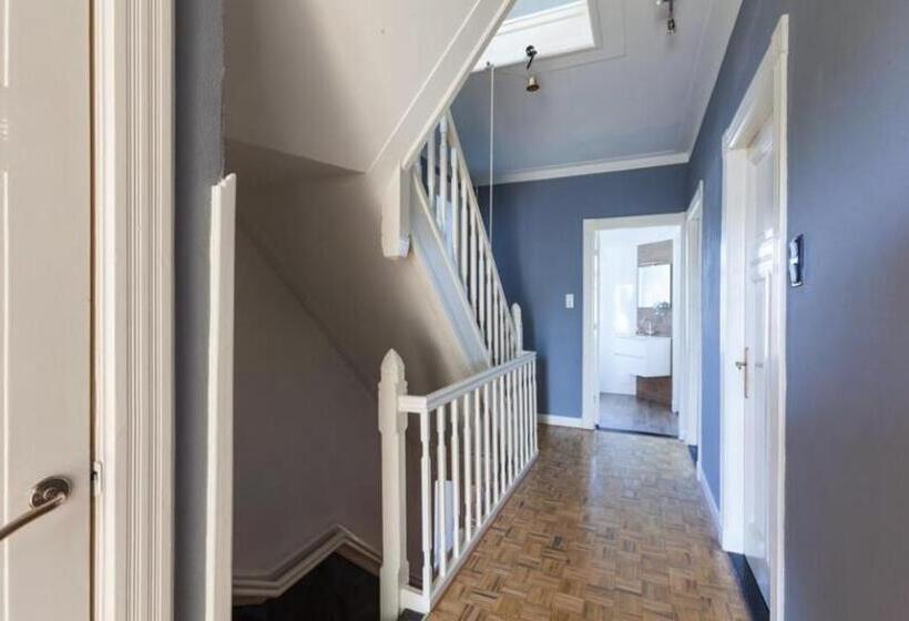Quarto Quádruplo Estandar, Bed And Breakfast Raapop