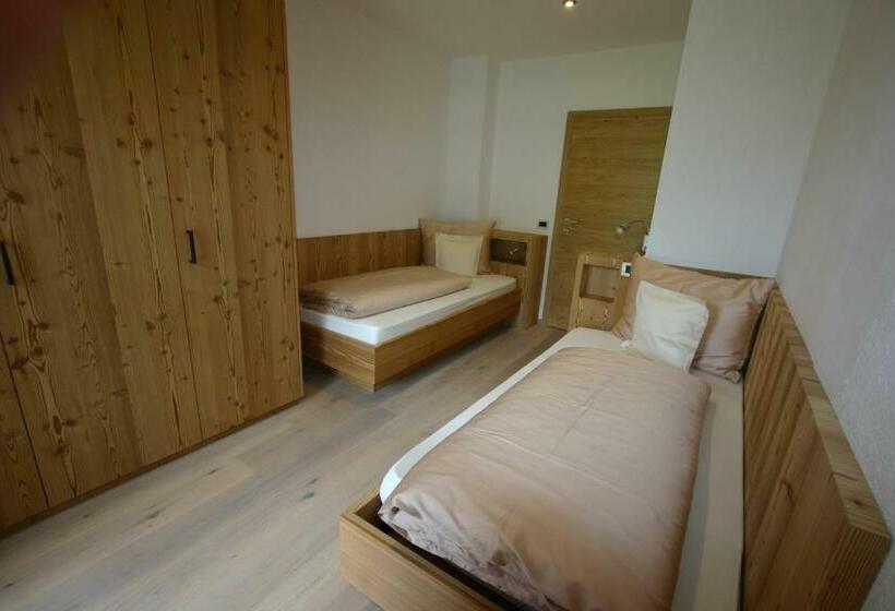 Apartamento 2 Dormitórios, Hilpoldhof