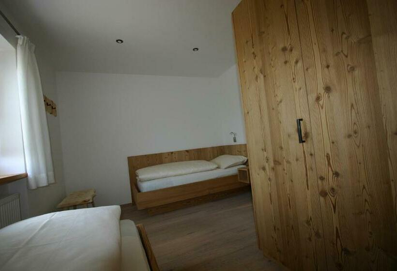 Apartamento 2 Dormitórios, Hilpoldhof