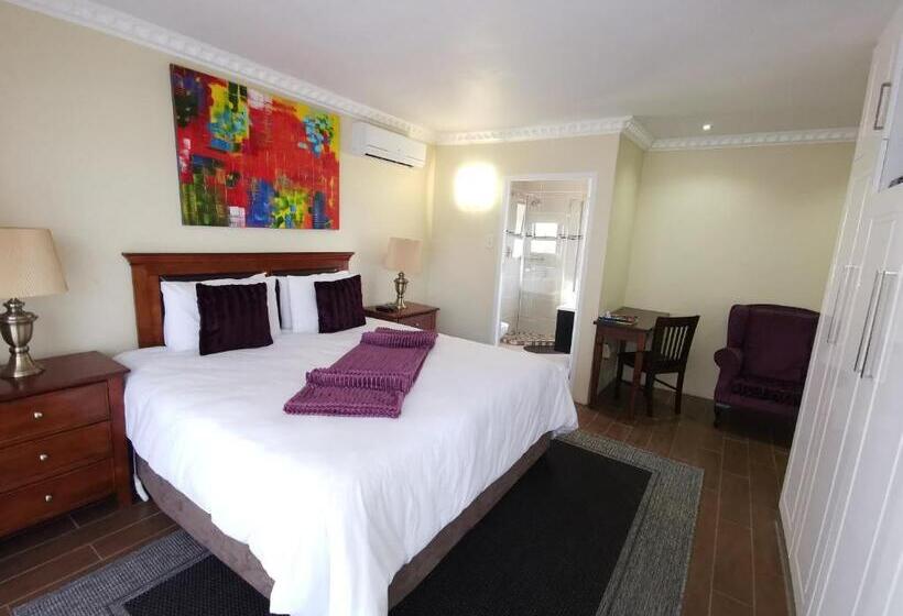 Люкс Deluxe Кровать Кинг, Lucolo Palace B&b   Mthatha