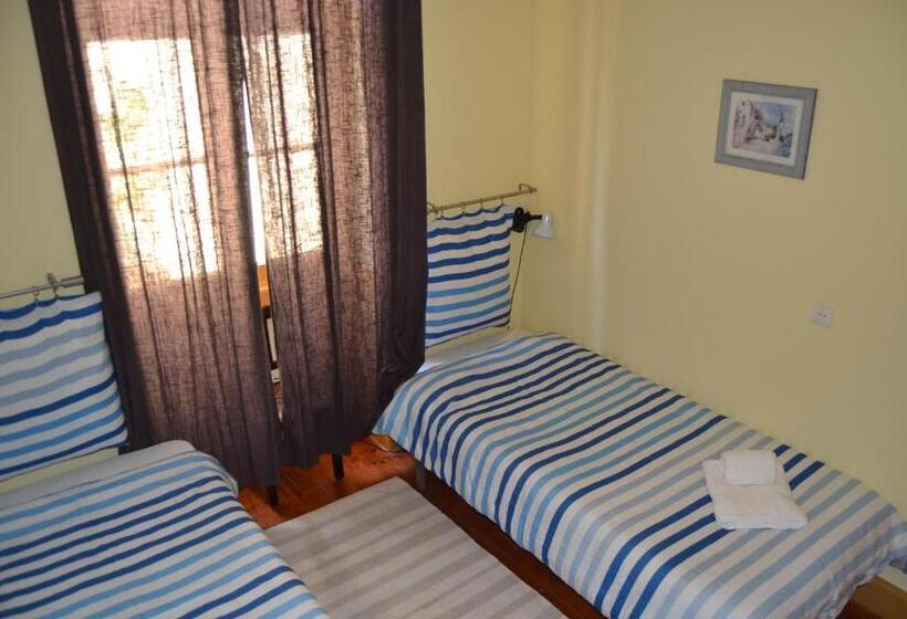 Кровать в Общей Комнате, Hostel Casal São João