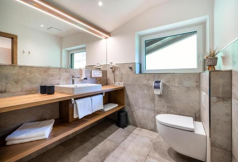 Deluxe Room Mountain View, Der Burgblick Adults Only