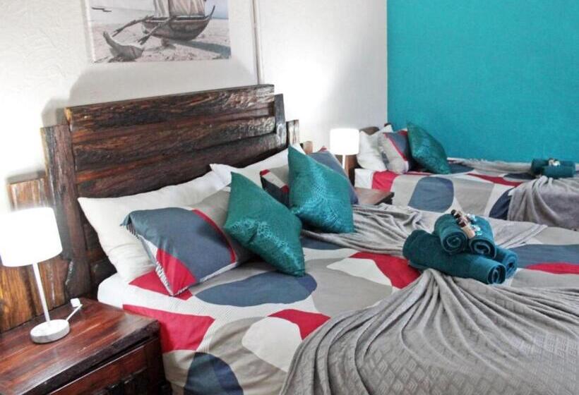 Номер Стандарт Трехместный, Bun Clody Manor   Guest House & Coffee Shop
