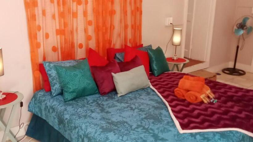 Люкс Повышенной Комфортности, Bun Clody Manor   Guest House & Coffee Shop