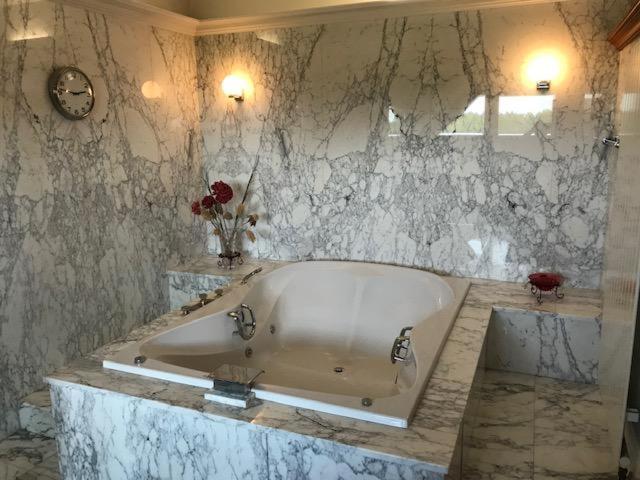 سوئیت با بالکن, Ferme Bordbar B&b