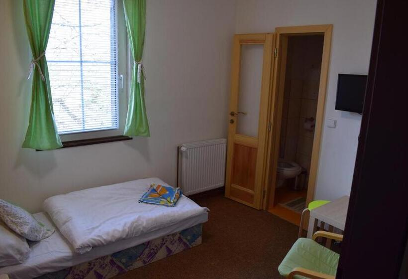Quarto Estandar Individual, Guest House Pod Rozhlednou