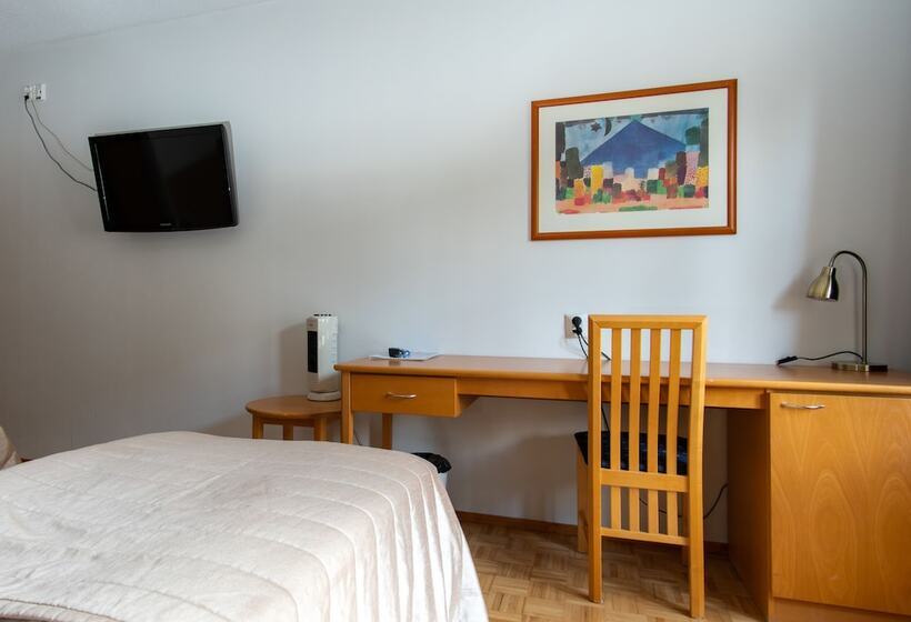 Habitación Estándar, Jahtihovi