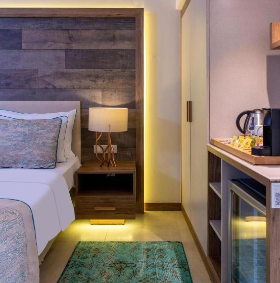 Номер Deluxe Вид на Море, Design Plus Seya Beach