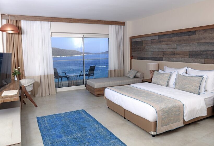 Номер Deluxe Вид на Море, Design Plus Seya Beach