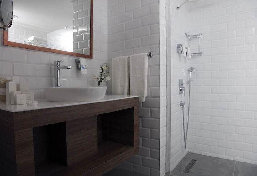 Quarto Superior Vista Mar Lateral, Design Plus Seya Beach