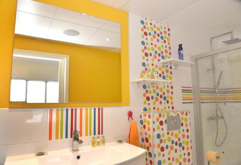 Standard room with outdoor bath, Les Chambres De Montplaisir