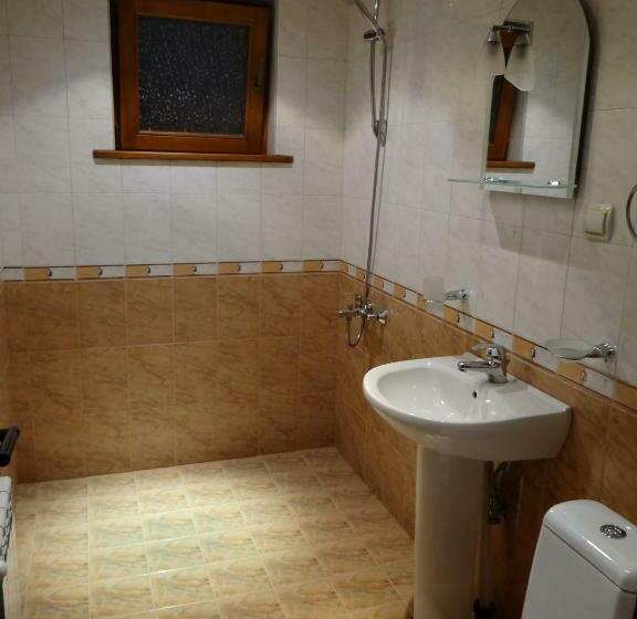 デラックスルーム, Denis Guest House