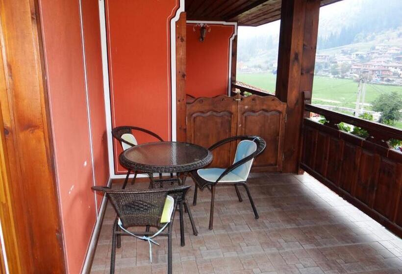 テラス付スタンダードルーム, Denis Guest House