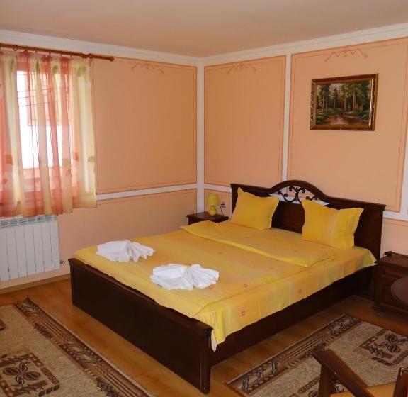 デラックスルーム, Denis Guest House