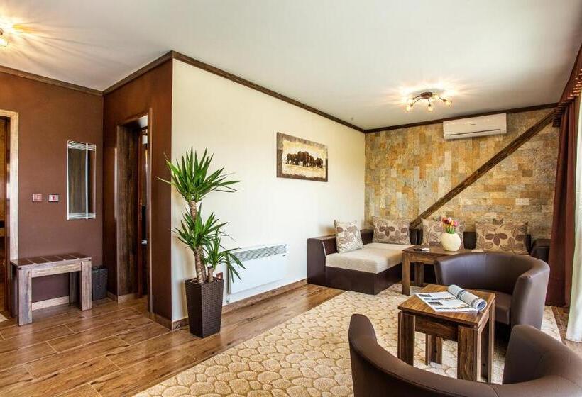 Suite with lake view, The Wind Mills Hydropark