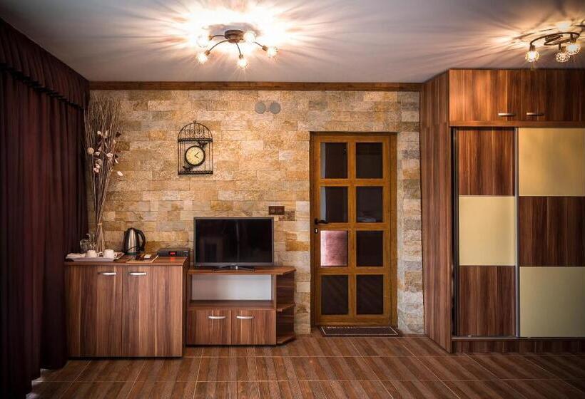 Suite with lake view, The Wind Mills Hydropark