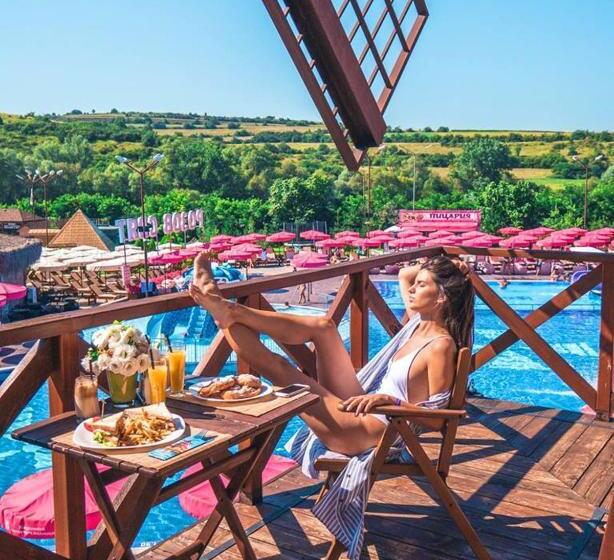 Номер Стандарт Вид на Озеро, The Wind Mills Hydropark
