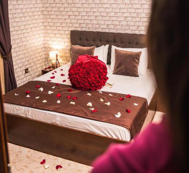 Suite with lake view, The Wind Mills Hydropark