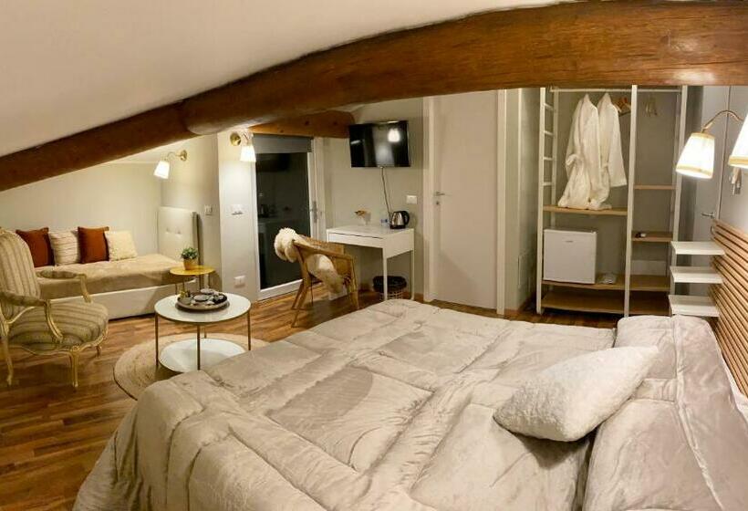 Трехместный Номер Стандарт с Балконом, La Casa Di Campagna Sul Garda