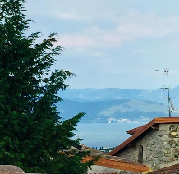 Номер Стандарт с Балконом, La Casa Di Campagna Sul Garda