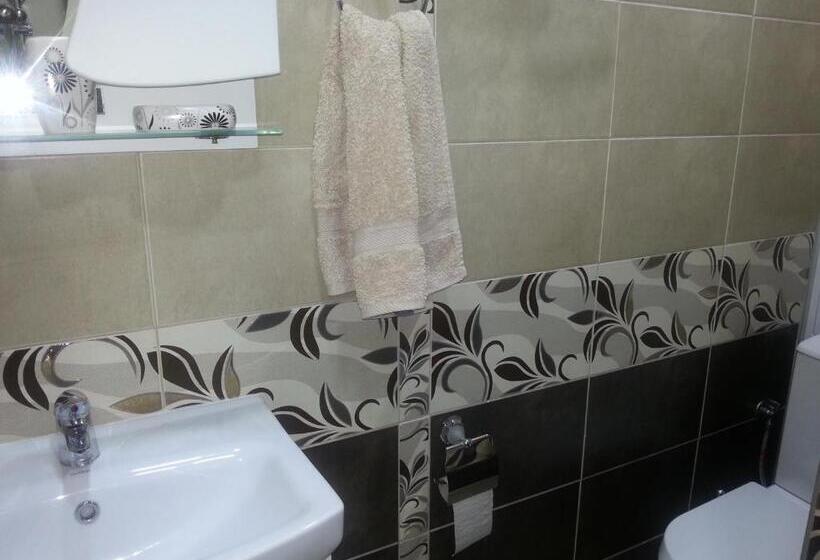 Номер Стандарт Совместная Ванная, Guest House Emi