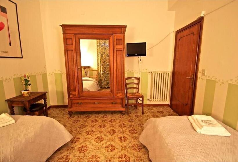 اتاق استاندارد با سرویس بهداشتی مشترک, Affittacamere La Casa Di Elide