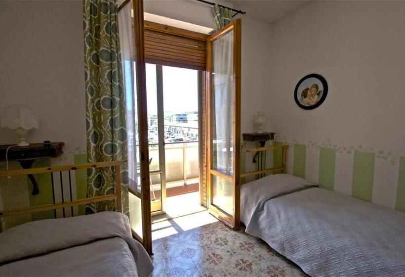 اتاق استاندارد با سرویس بهداشتی مشترک, Affittacamere La Casa Di Elide