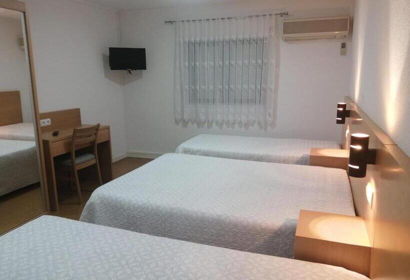 غرفة قياسية ثلاثية, Restaurante E Residencial O Resineiro