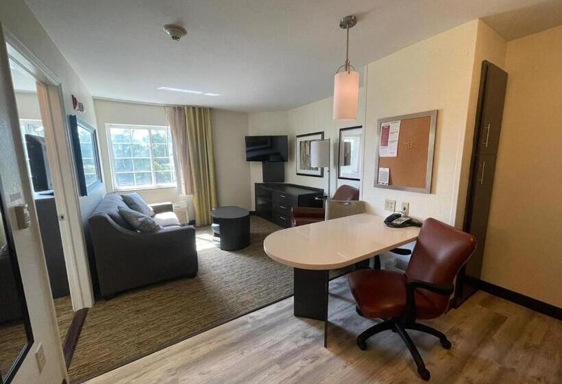 Люкс, Candlewood Suites Secaucus, An Ihg