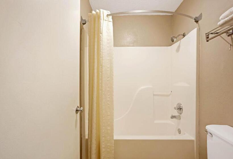 Стандартный Номер Кровать Кинг, Super 8 By Wyndham Oklahoma/frontier City