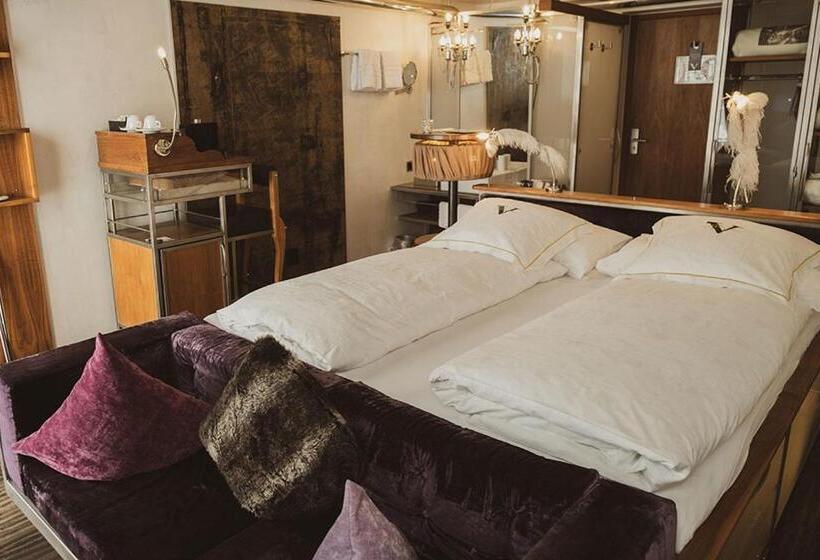 اتاق استاندارد یک نفره, Backstage Boutique Spa