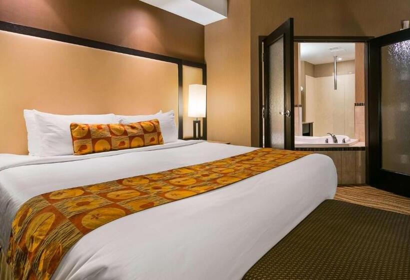 キングサイズベッドのスイートルーム, Best Western Premier Freeport Inn Calgary Airport