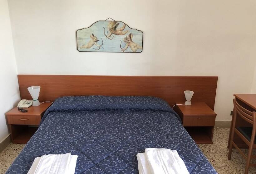 Quarto Estandar com Vistas, Villa San Giovanni